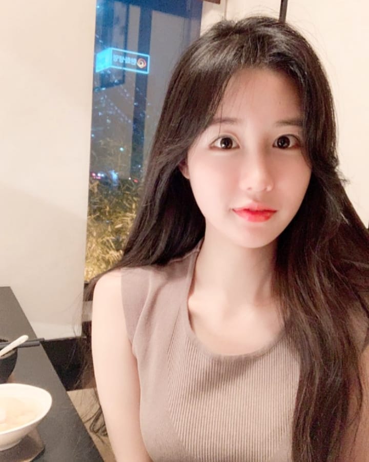 樸素臉蛋卻有天使般笑容 私藏隱乳看一眼永生難忘-第1章-图片9