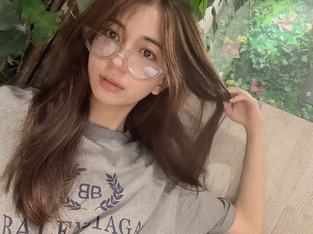This little girl is too sexy to take pictures of the posture of very attractive colour-value breast milk are all offensive Zhang Yi court-第1章-图片9