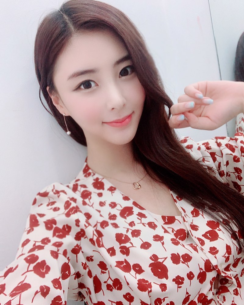 秀麗長髮甜姐兒 Q彈布丁奶不嬌羞使人躁動-第1章-图片5