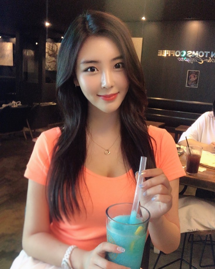 秀麗長髮甜姐兒 Q彈布丁奶不嬌羞使人躁動-第1章-图片8