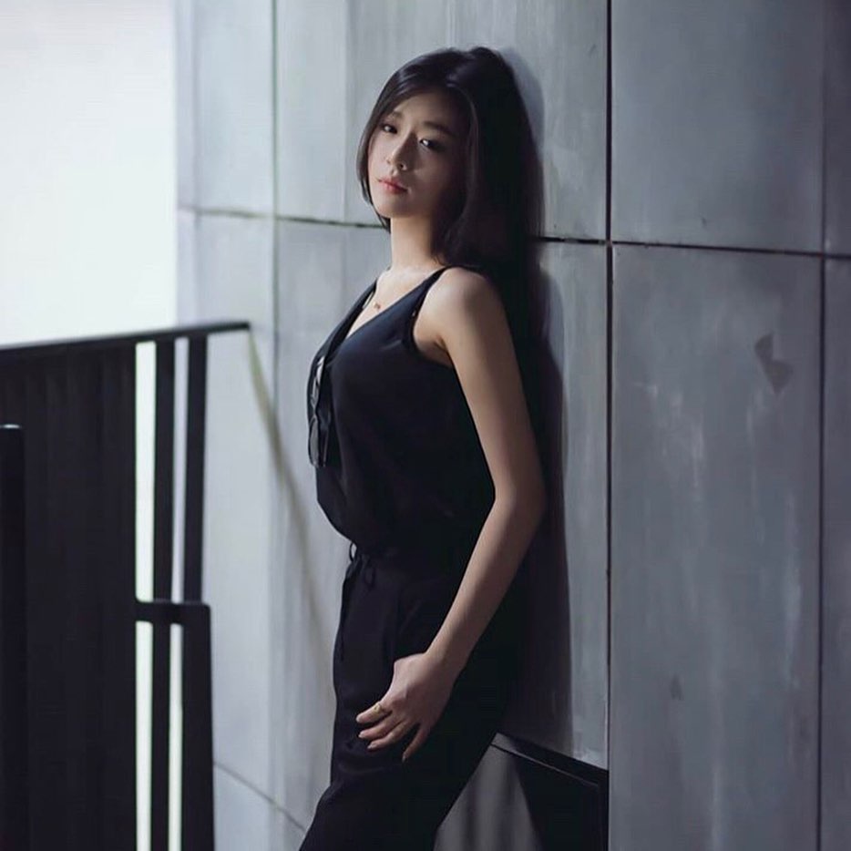 甜蜜微笑人見人愛 泡菜御姊火辣身材超撩人-第1章-图片1