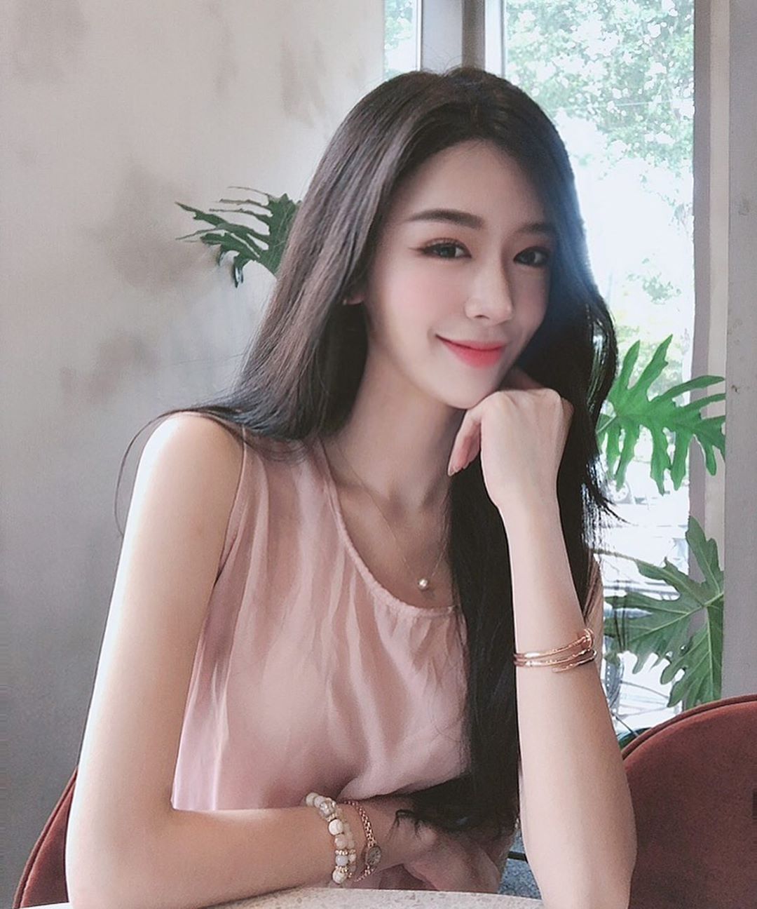 甜蜜微笑人見人愛 泡菜御姊火辣身材超撩人-第1章-图片8