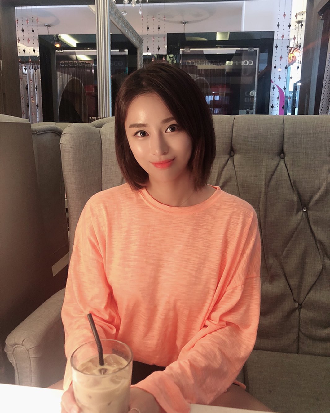 現役賽車女郎 前凸後翹身材實在炙手可熱-第1章-图片5