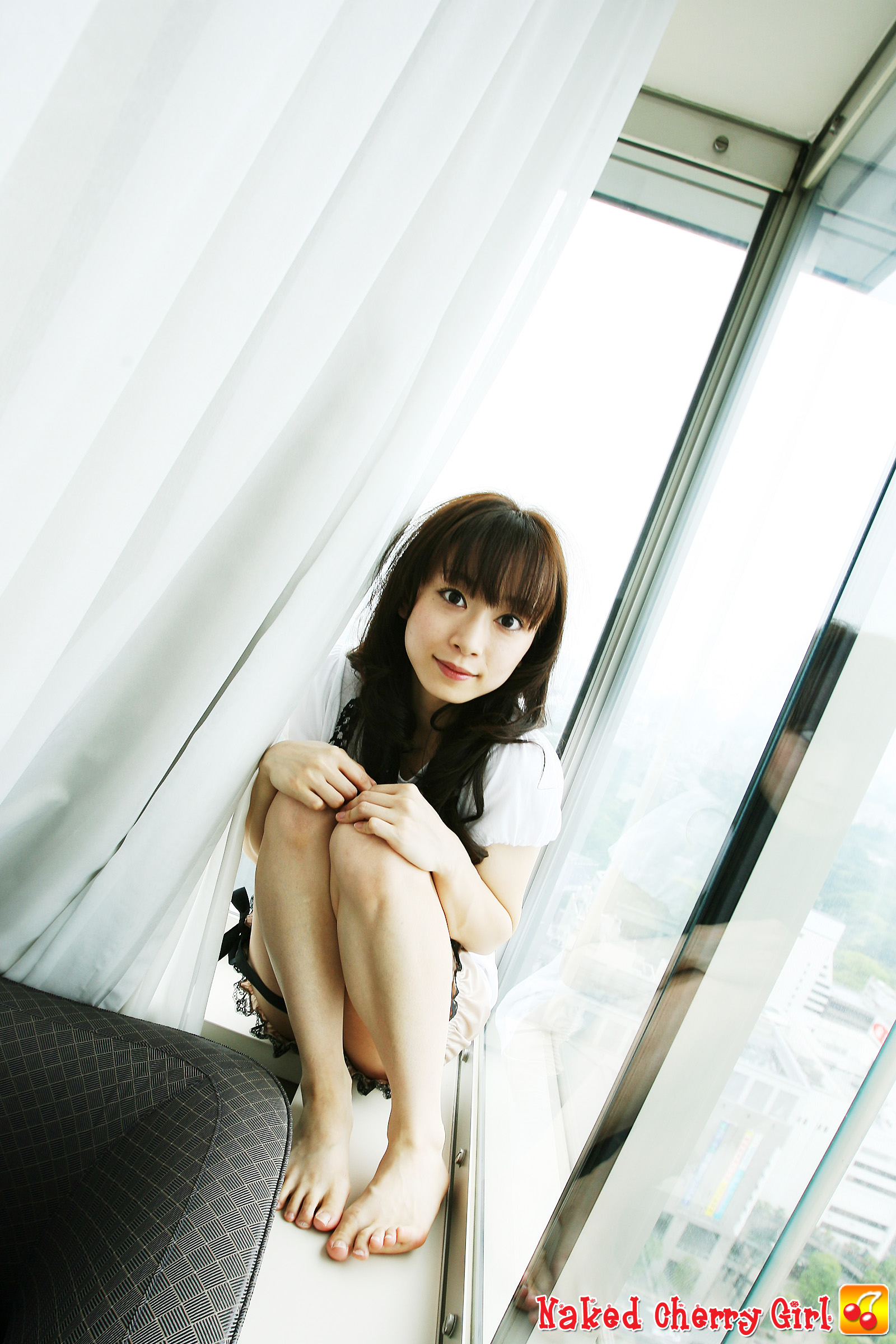 MAHO 水汪大眼直視你 白皙嫩乳讓人興奮不已