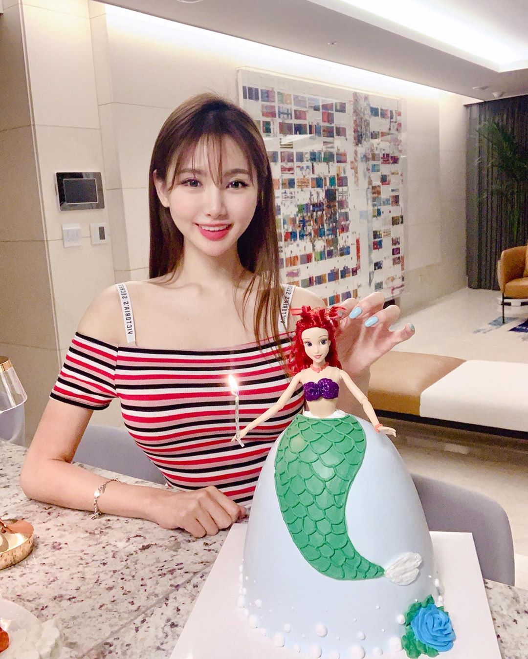 艷麗性感成正比 雪白大長輩網友一覽無遺-第1章-图片5