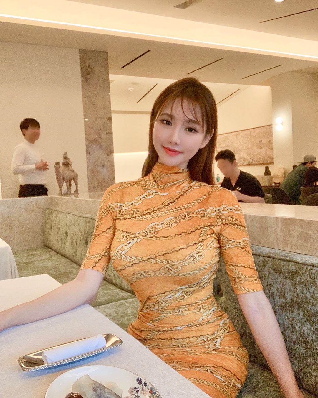 艷麗性感成正比 雪白大長輩網友一覽無遺-第1章-图片10