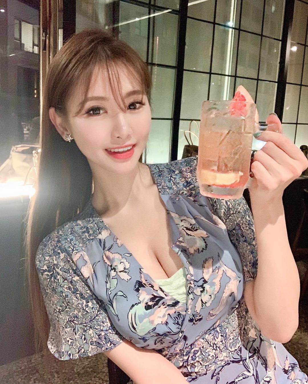 艷麗性感成正比 雪白大長輩網友一覽無遺-第1章-图片15