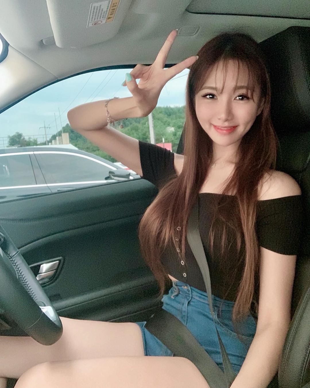 艷麗性感成正比 雪白大長輩網友一覽無遺-第1章-图片12