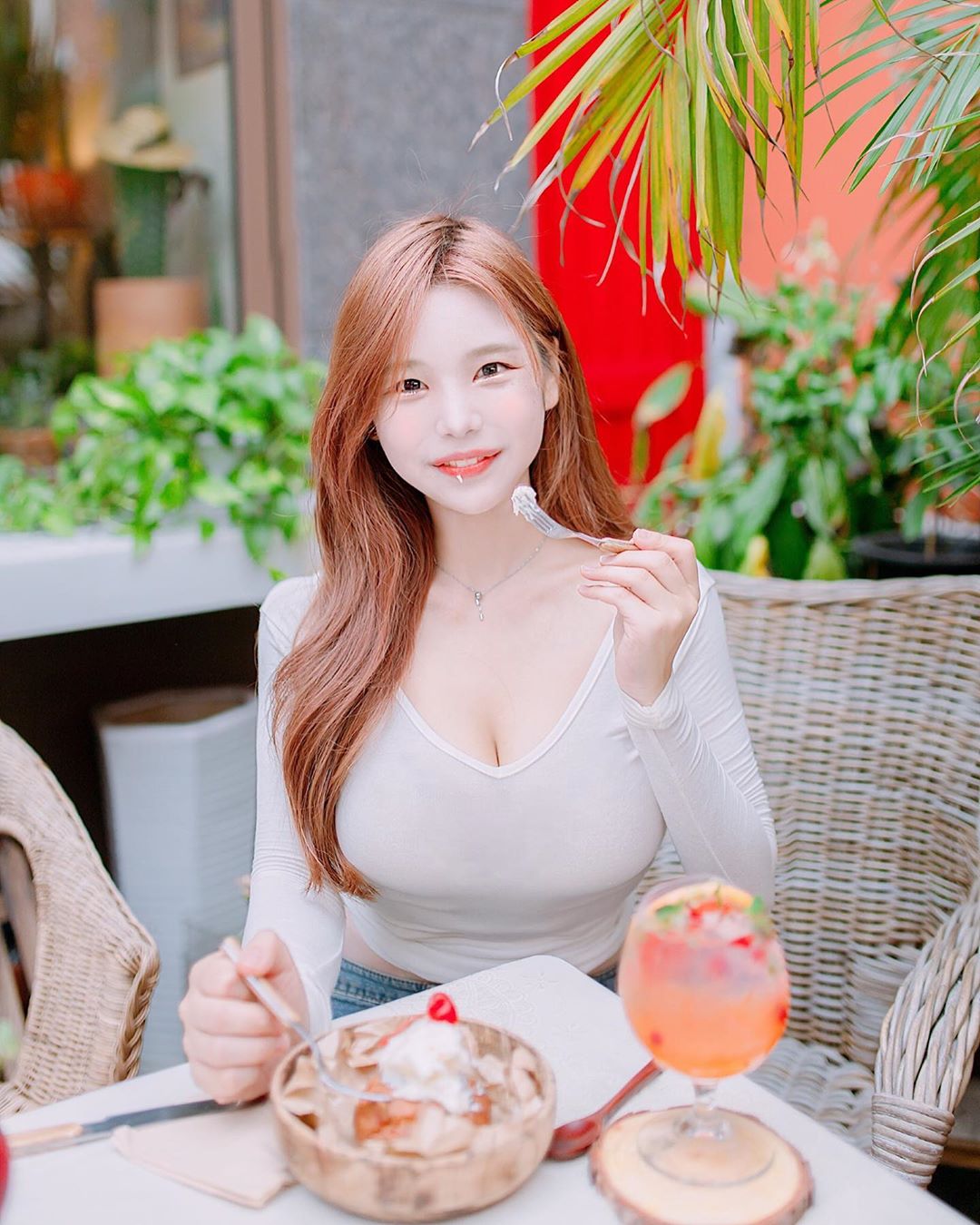 完美胸型性感腰臀 女神級身材使人心動不已-第1章-图片5