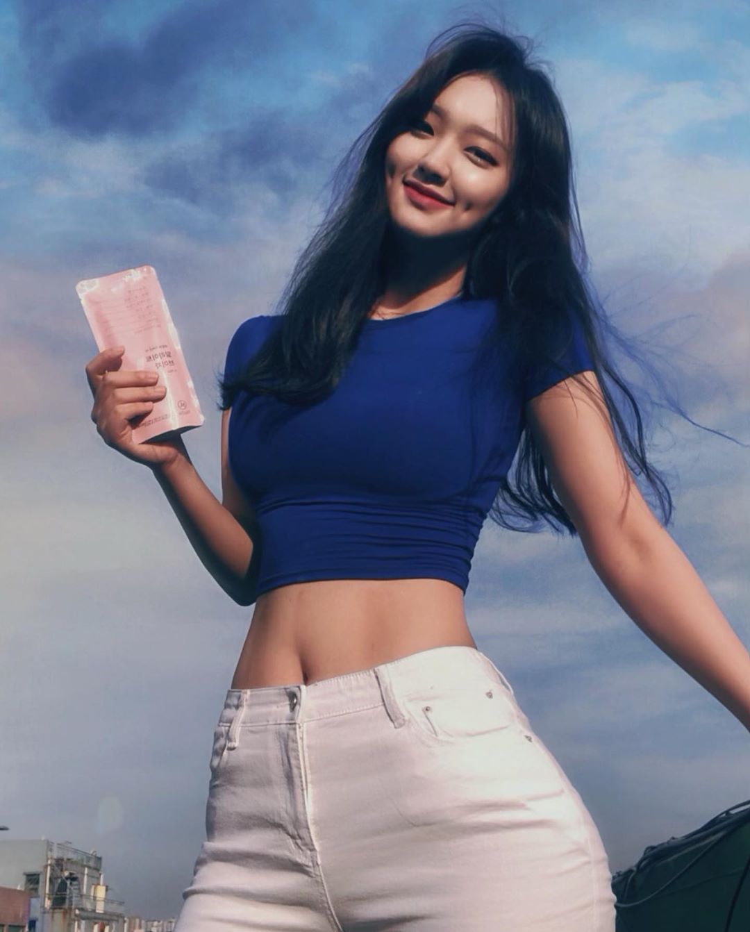 圓潤雙乳螞蟻腰超完美 仙氣爆棚表情勾魂你-第1章-图片1