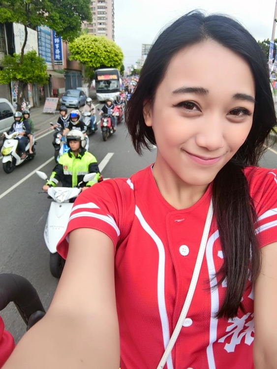 啦啦隊正妹 YounaWen-第1章-图片19