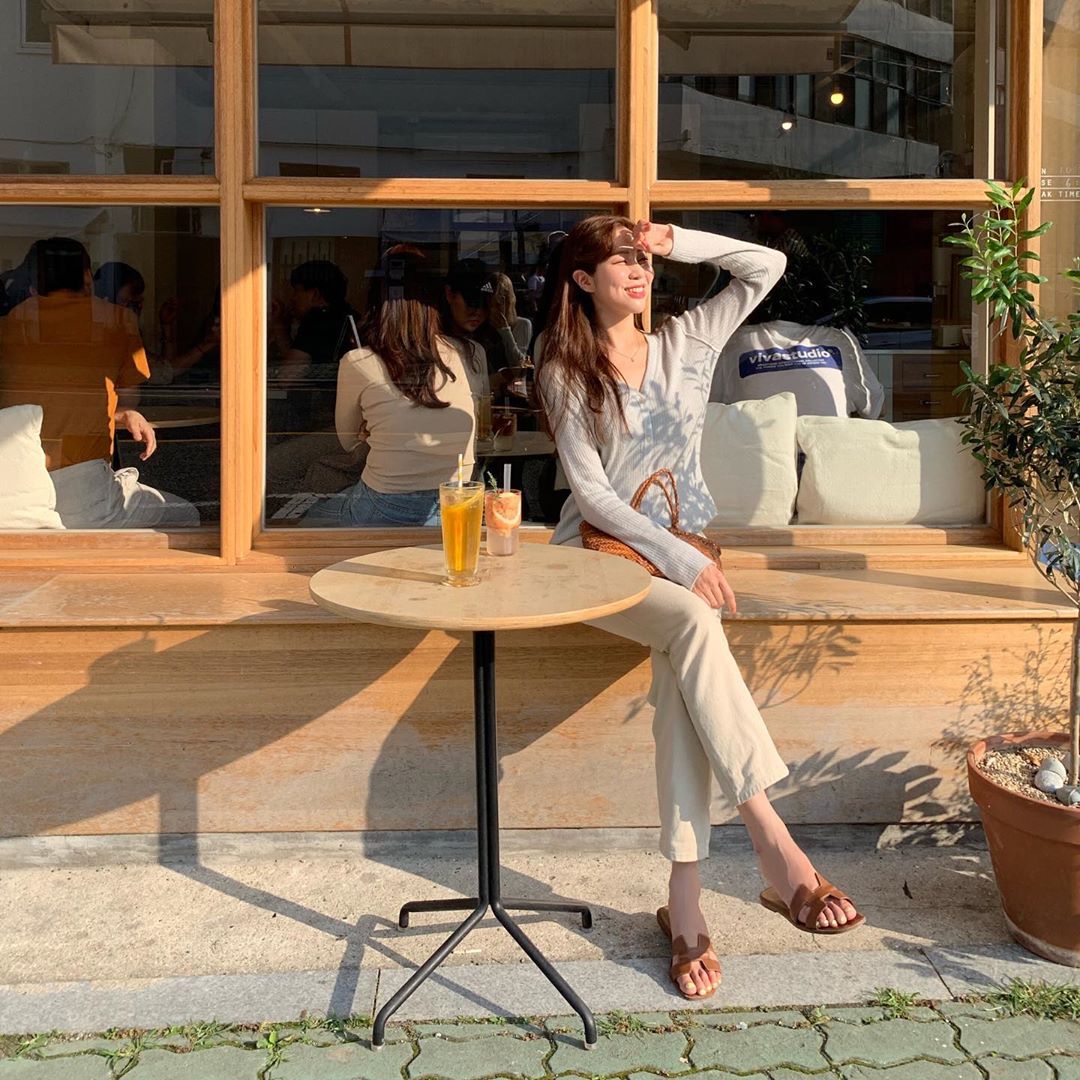 天菜笑容看不膩 完美比例腰腿讓網友秒圈粉-第1章-图片3