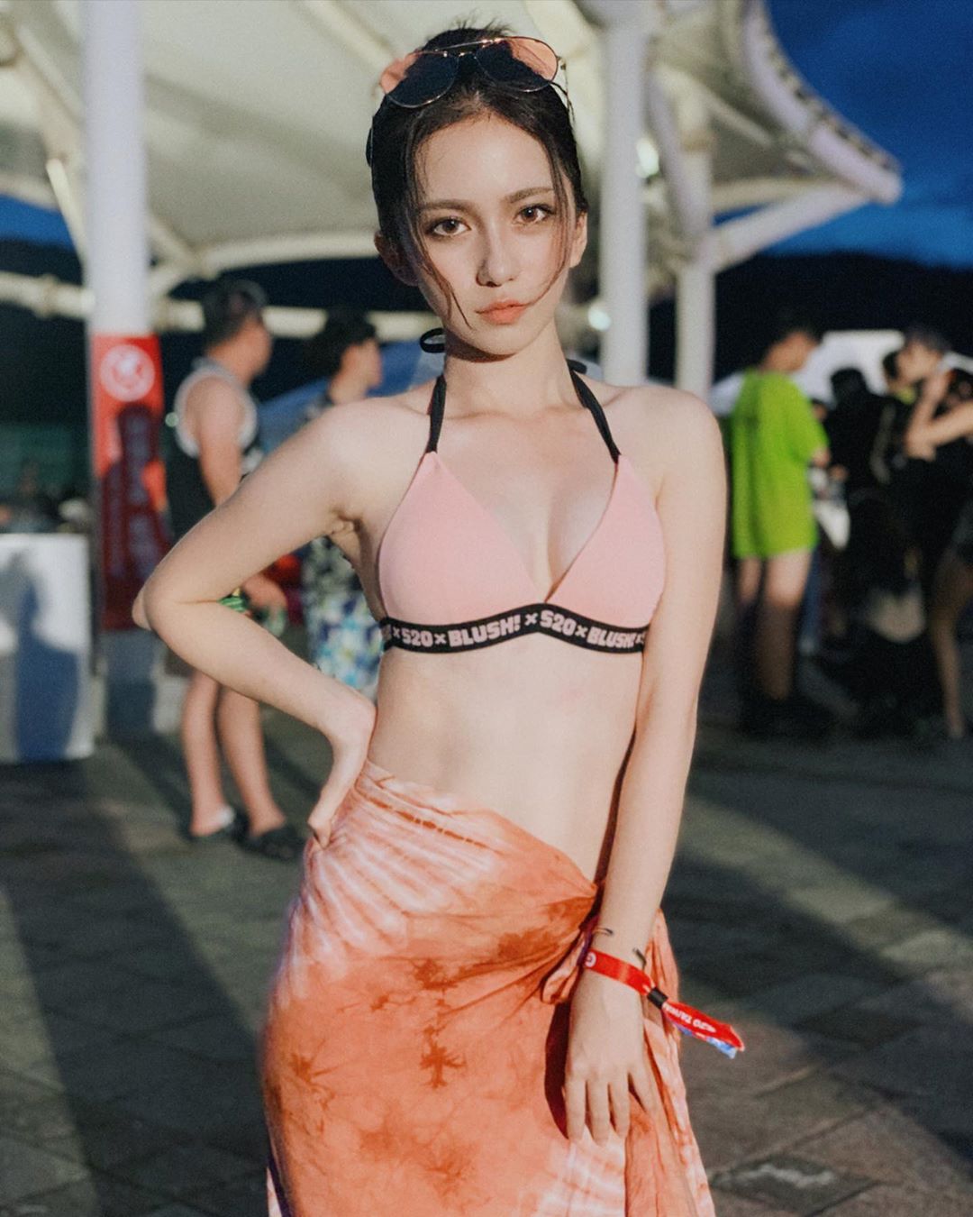 校圓歌唱美女的混血正妹~盧蓁-第1章-图片9