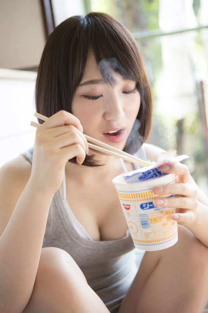 2018年8月13日【寫真】高橋朱里首本寫真集台灣取景背部半裸手胸罩過激照連發 (32P)-第1章-图片33