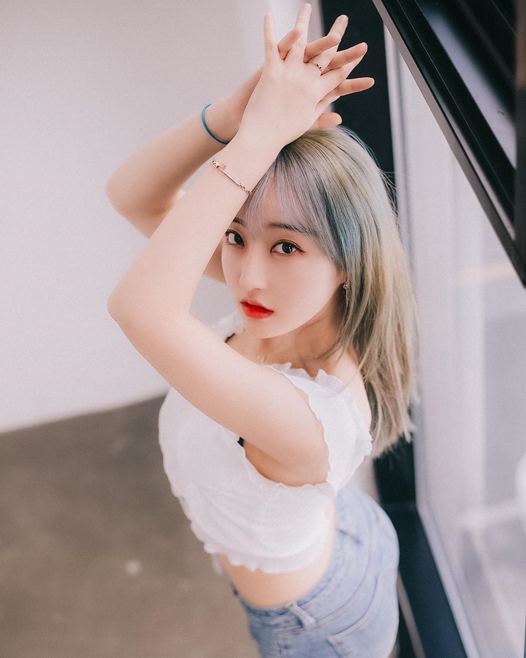 傲人曲線騷氣滿點韓國姊 迷人電眼看得好酥麻-第1章-图片4