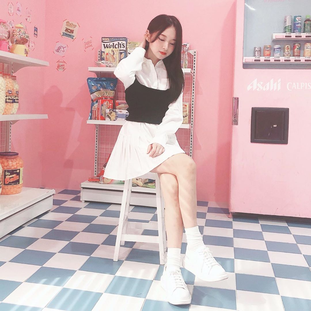 全身散發女神氣息 逆天筆直長腿勾引你好撫慰-第1章-图片2