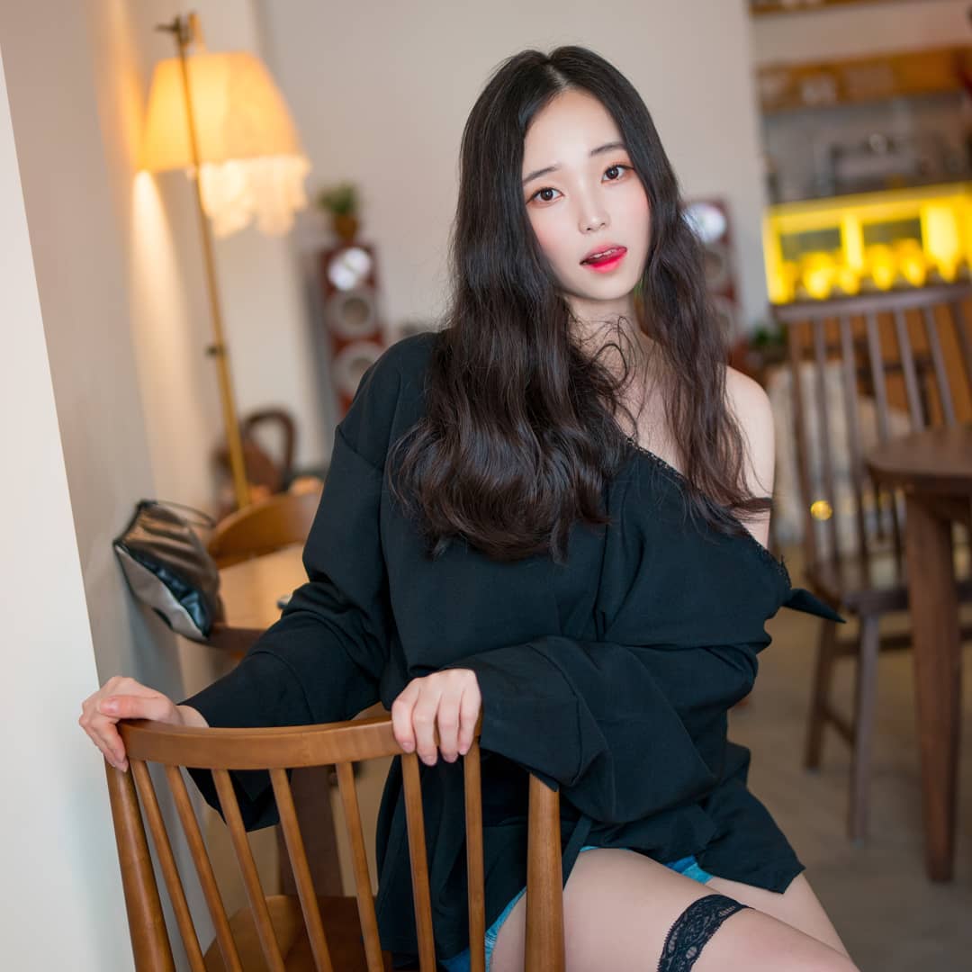 白皙美膚狂洩露騷氣 惹火身材讓網友一秒就招降-第1章-图片9