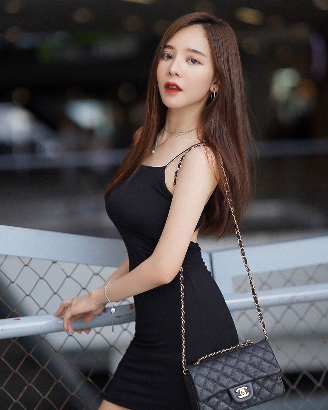 五官精緻自然風正妹 白裡透紅美肌真極品