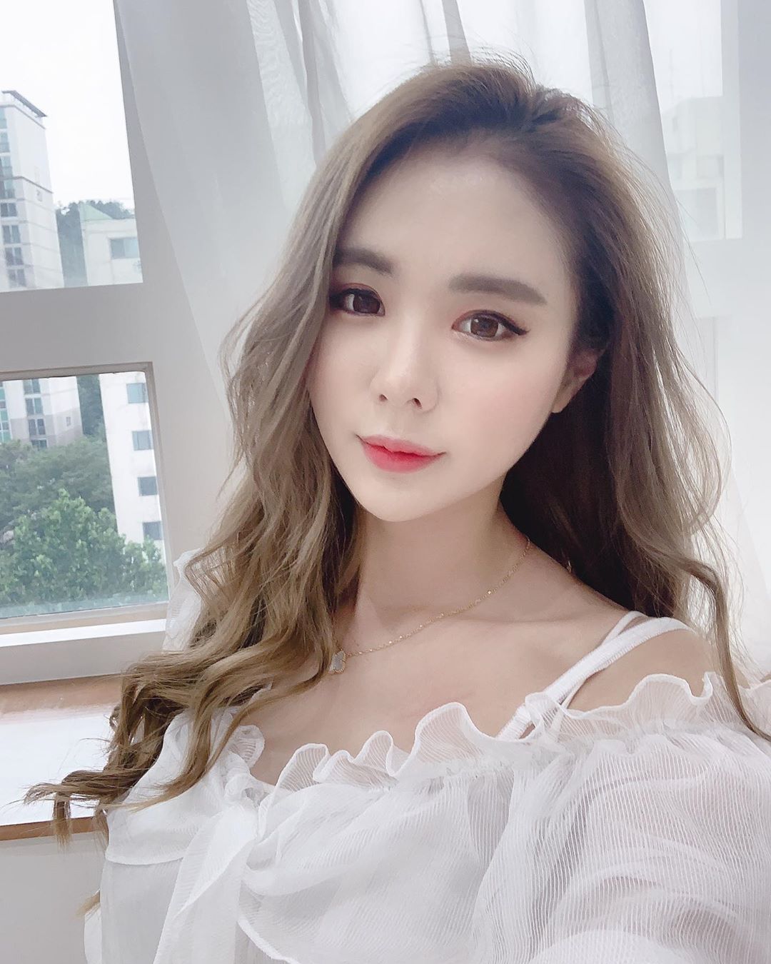 白嫩大福好顯眼 凹凸有致身軀讓人戀愛-第1章-图片3