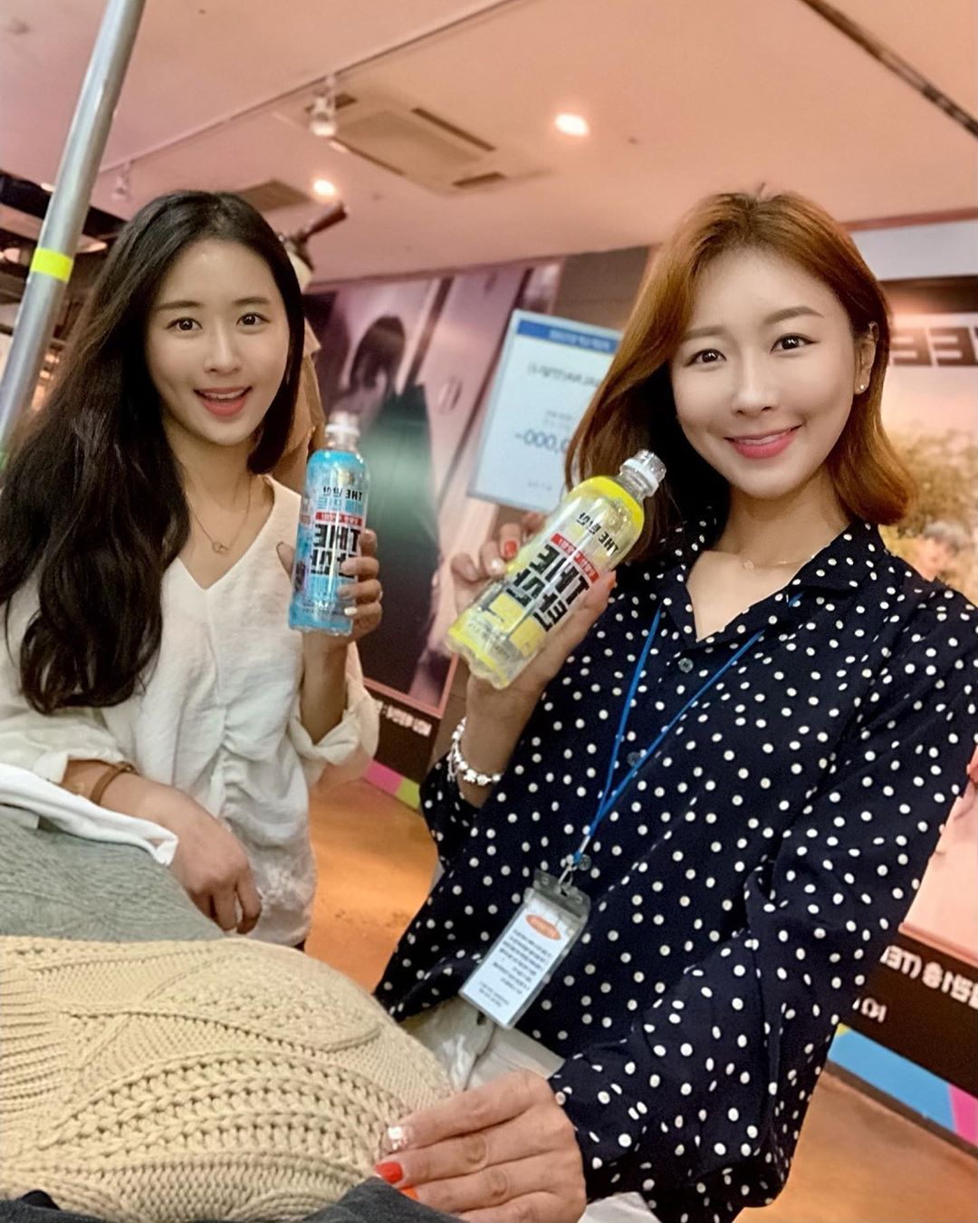 辣曬美乳擾亂你視線 完美乳溝曲線網友大飽眼福-第1章-图片1