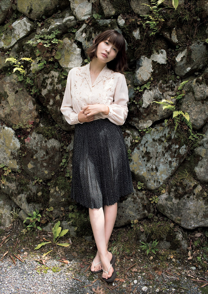 2019年1月11日【寫真】岸明日香轉事務所東山再起以半裸側乳盡露御姐系性感出擊 (30P)-第1章-图片14