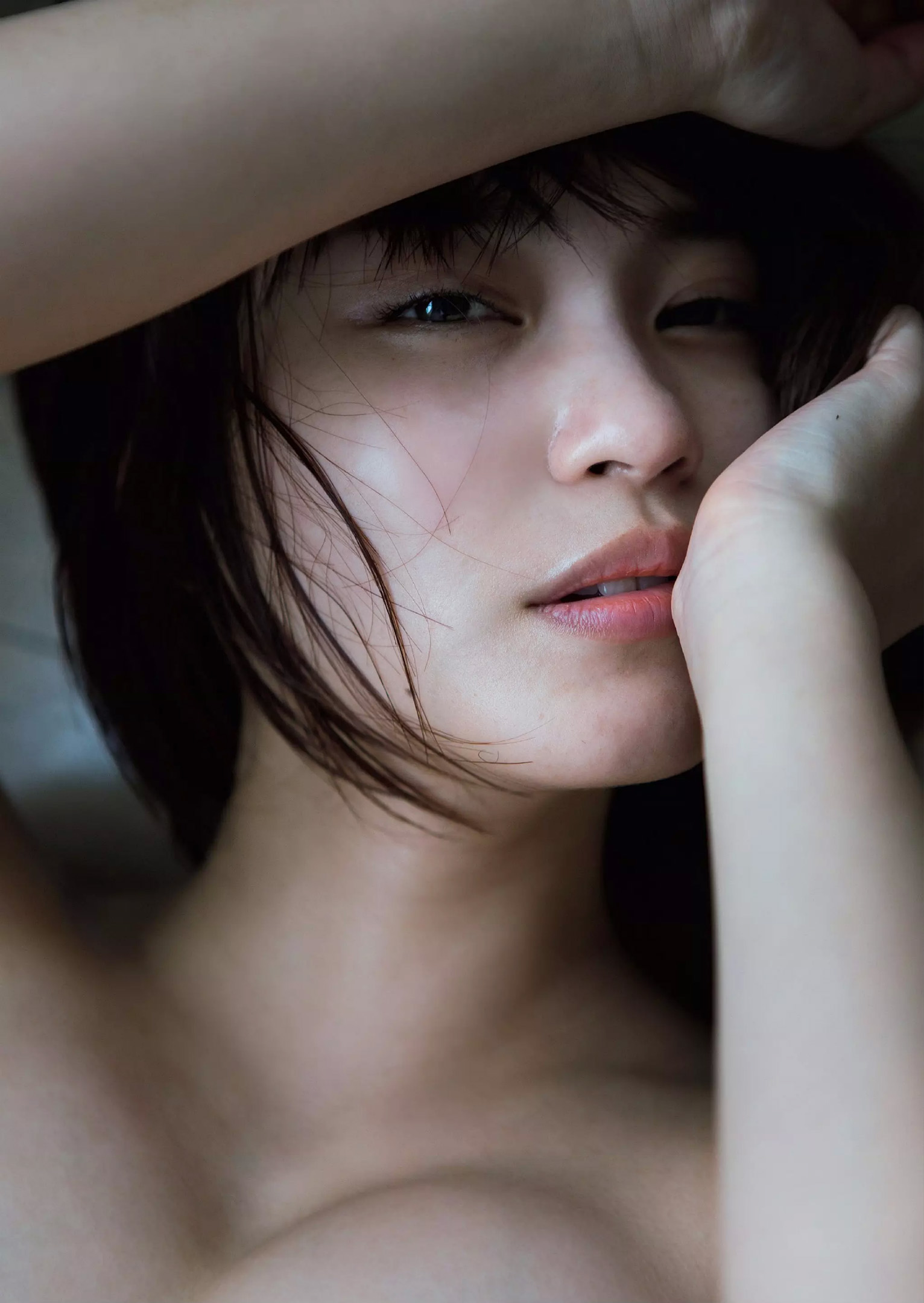 2019年1月11日【寫真】岸明日香轉事務所東山再起以半裸側乳盡露御姐系性感出擊 (30P)-第1章-图片31