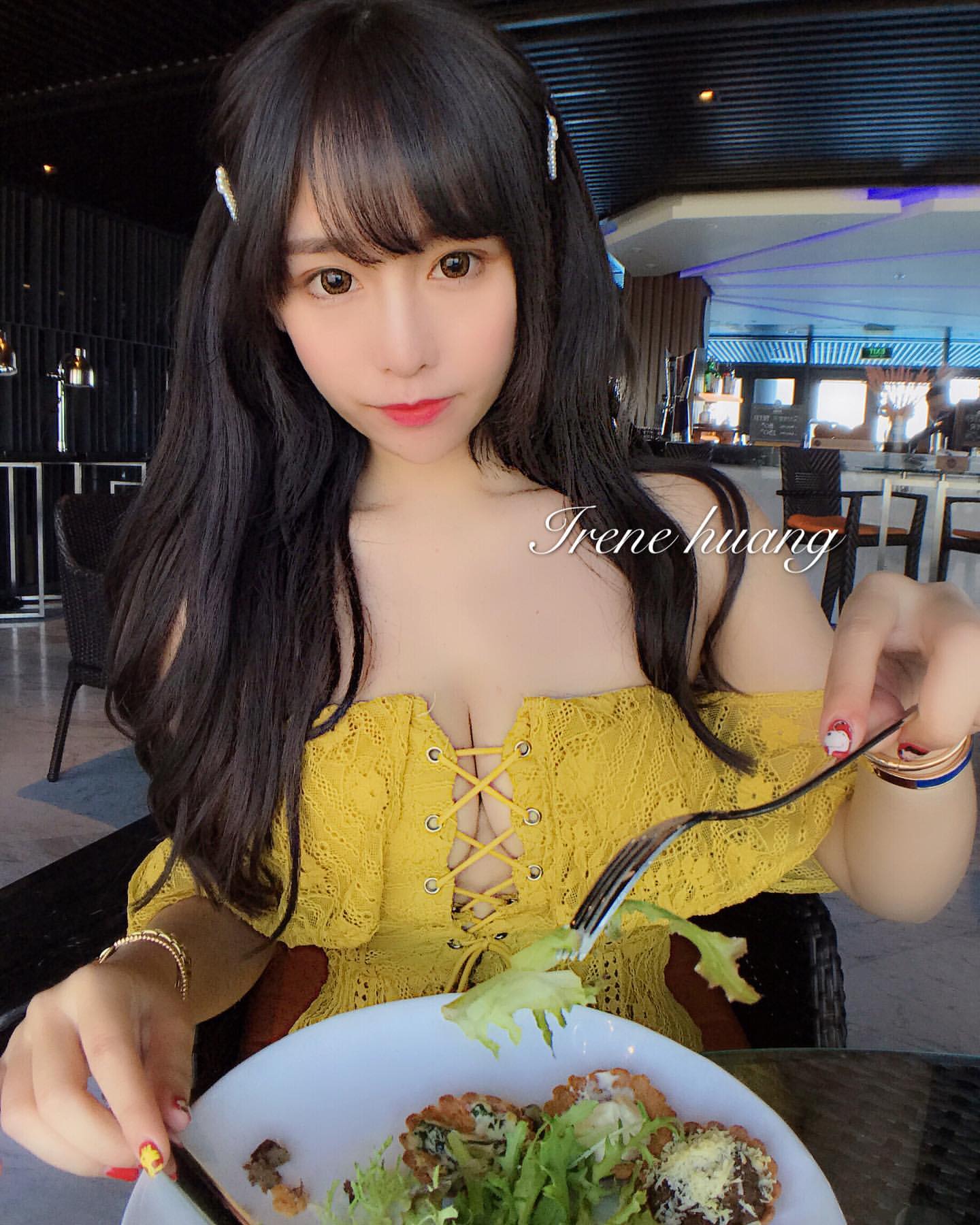 Under the innocent face of the “super-violent” SSR-grade body makes people look at it falls into IreneHuang-第1章-图片9