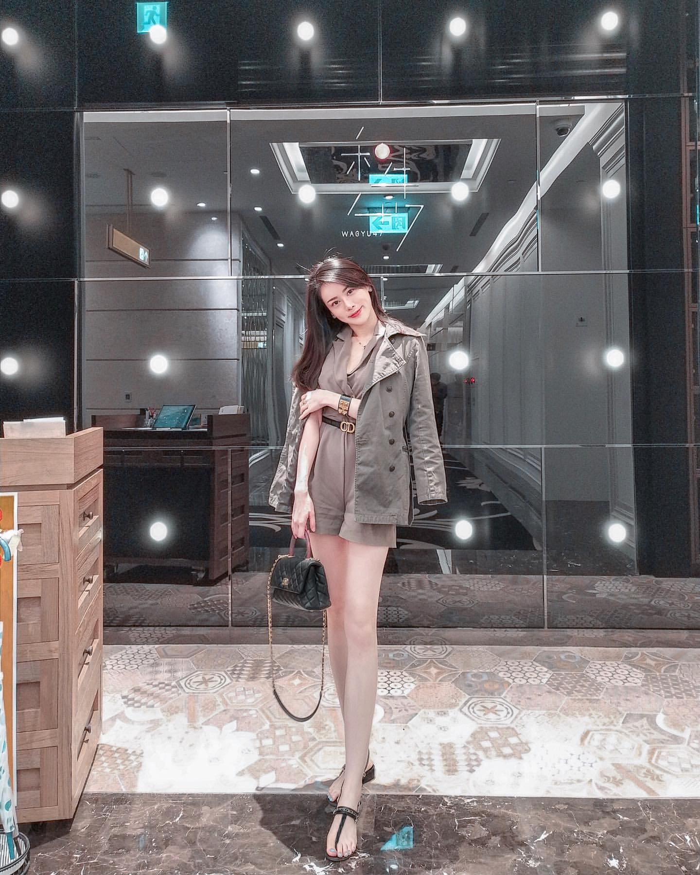 Big eyes sweet sister a pair of electric eyes laughing straight like the moon.-第1章-图片9