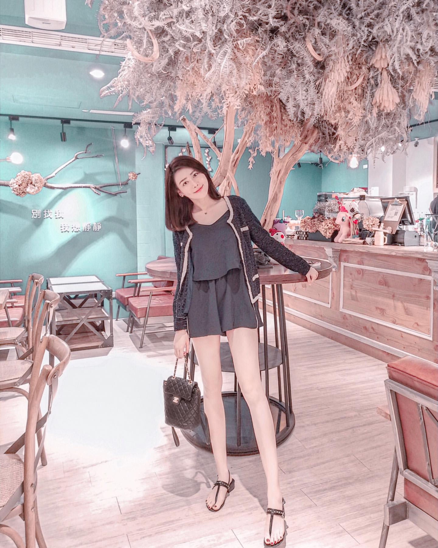 Big eyes sweet sister a pair of electric eyes laughing straight like the moon.-第1章-图片18