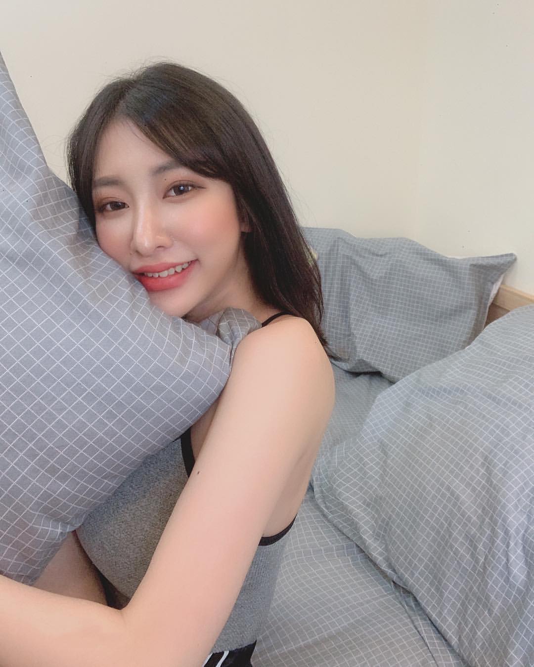 這逆天顏值我真的跪了!「核彈雪乳」也好兇 Nini 妮妮-第1章-图片18