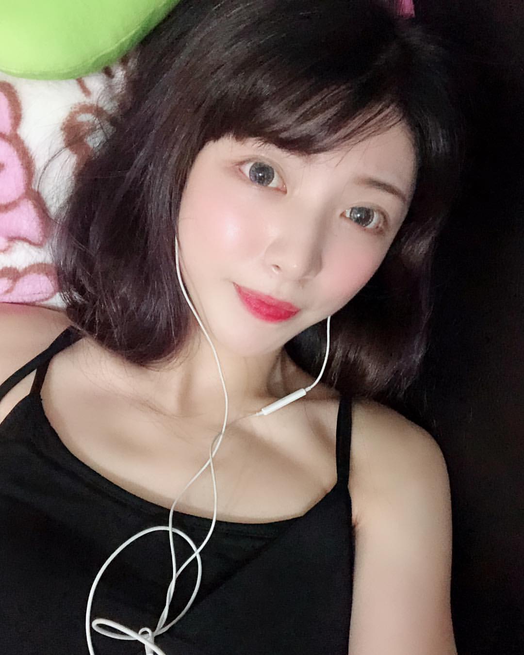 陽光正妹真的是人比花嬌!露出渾圓側乳讓人好想一探究竟 Yumie-第1章-图片10