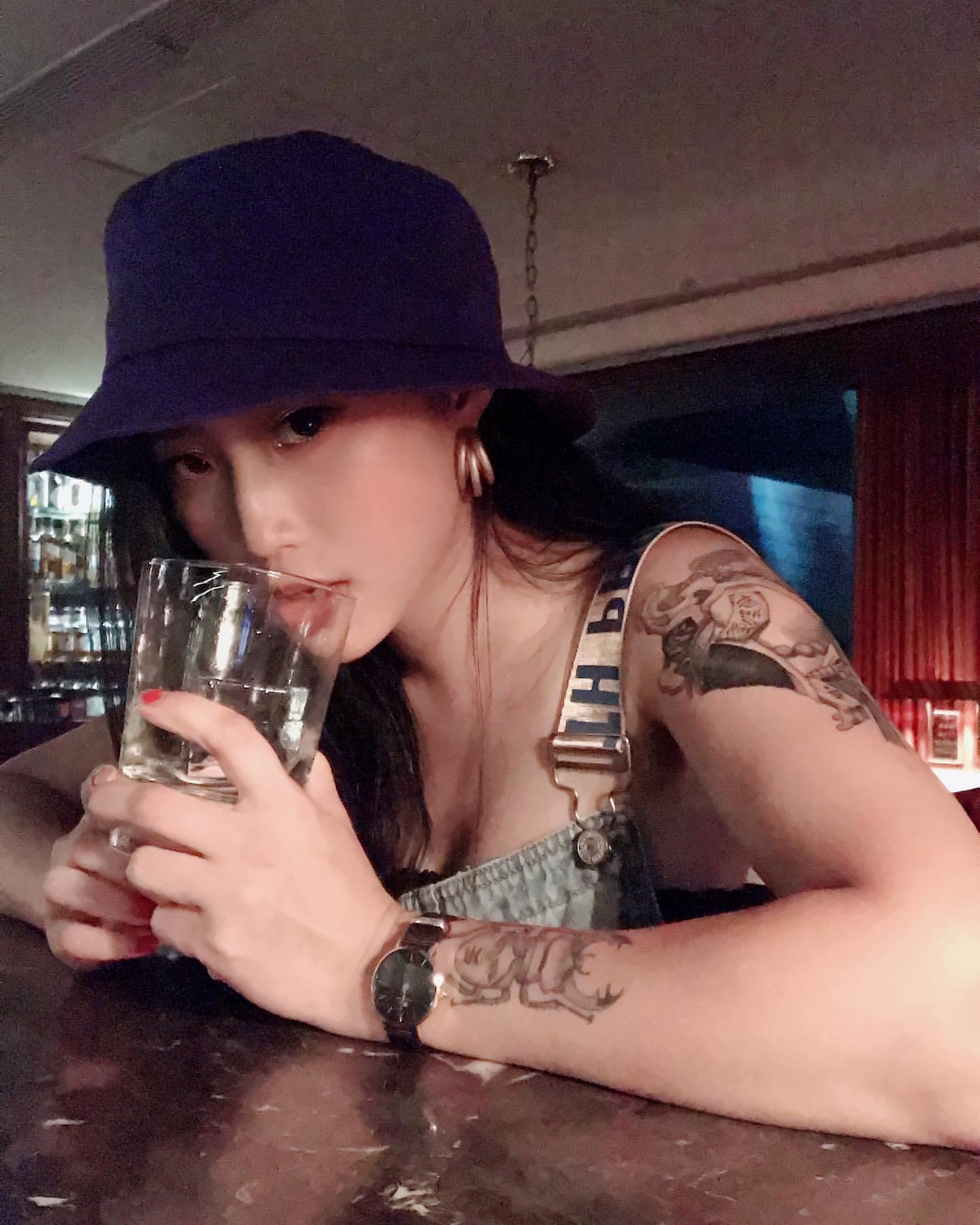 The tattoo sister Mena personally likes...IG surprised show full of milk-第1章-图片18