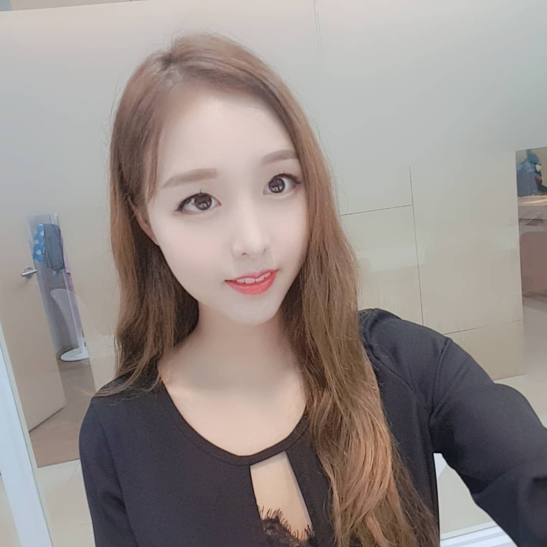 麻豆級極品美腿 小蠻腰曲線隱約想勾引你的心-第1章-图片6