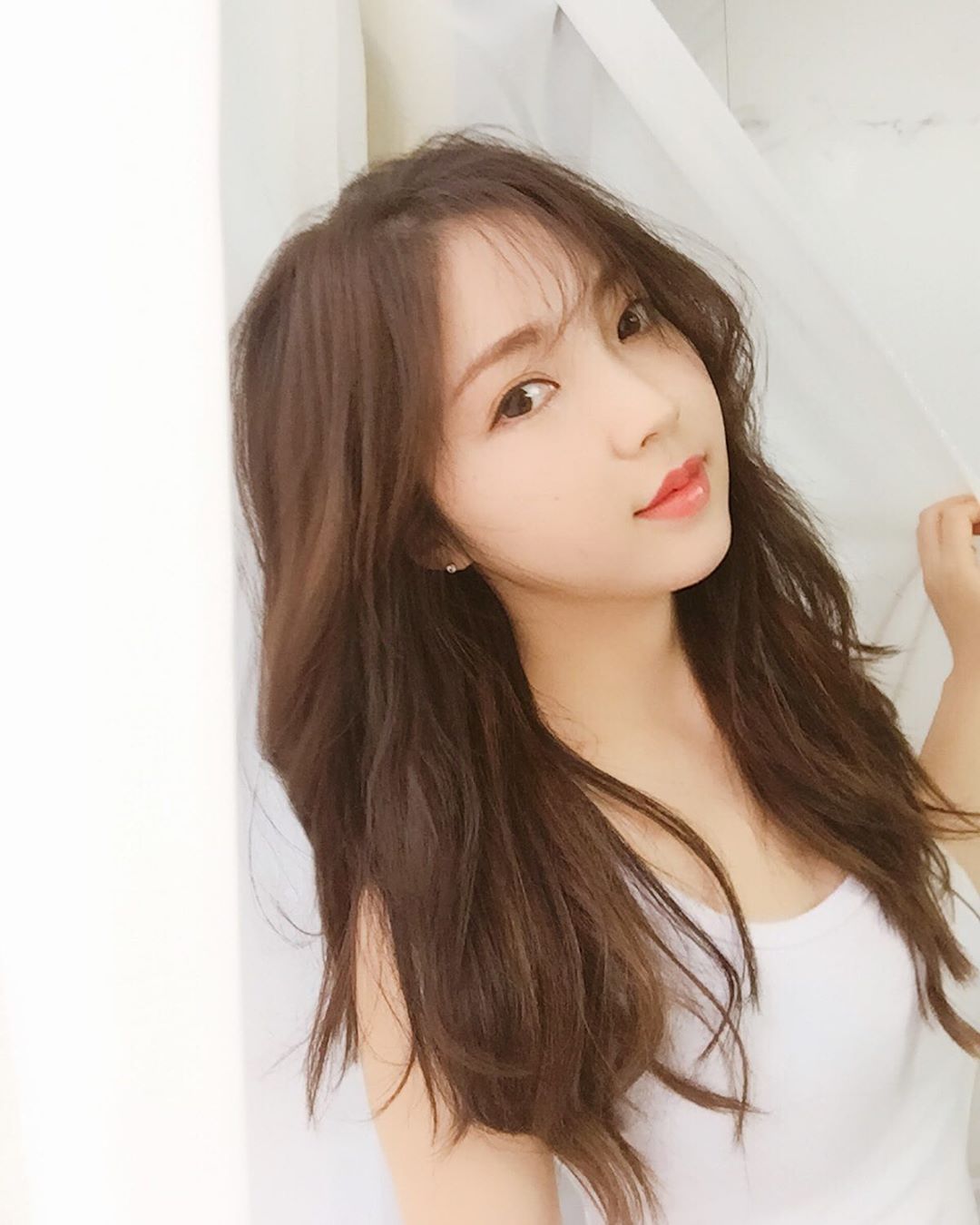 大姊姊外表暗藏波濤洶湧 完美乳溝線條盡收眼底-第1章-图片15