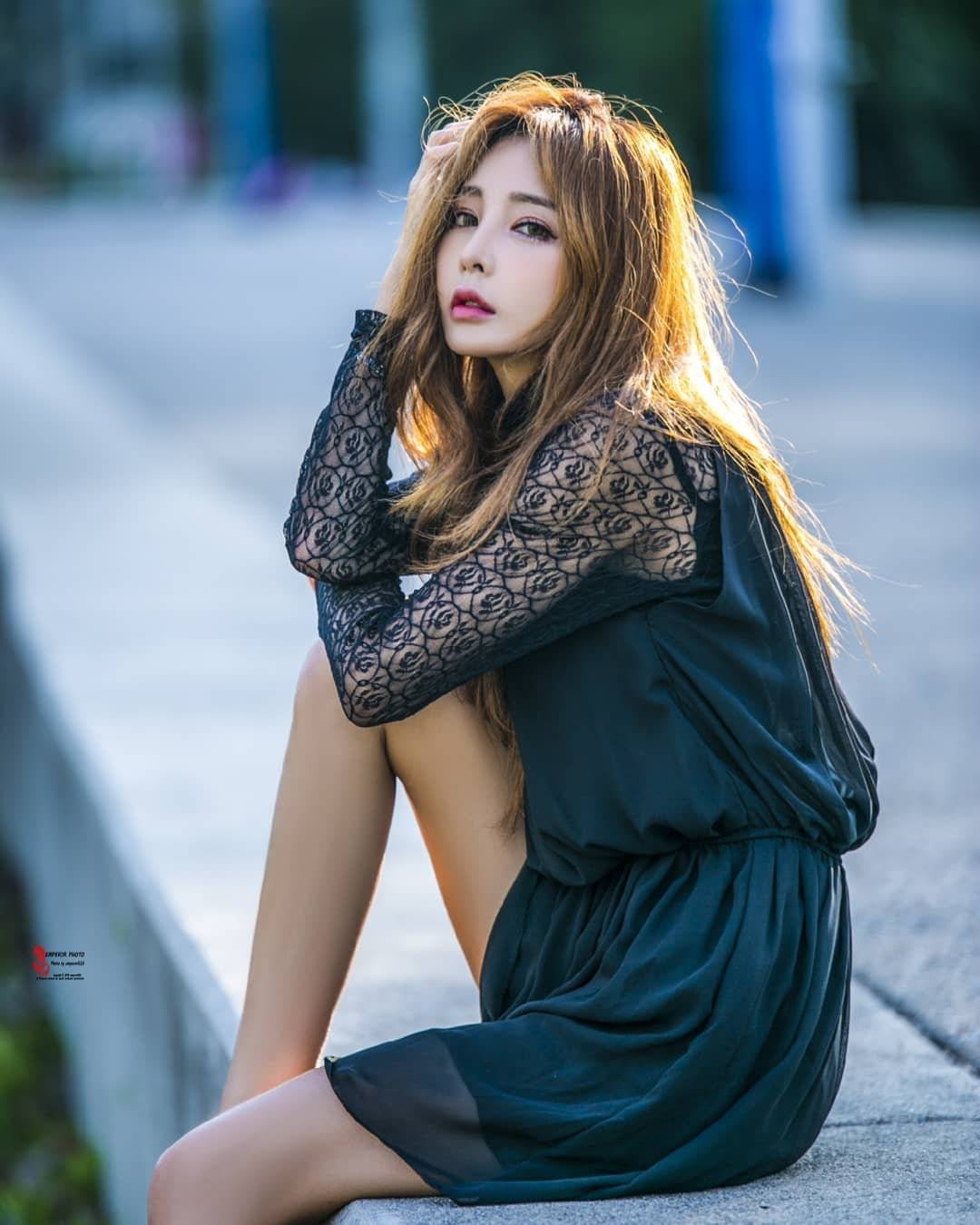 大眼美女展現巨乳不害羞 魅惑眼神令人全身酥麻-第1章-图片6