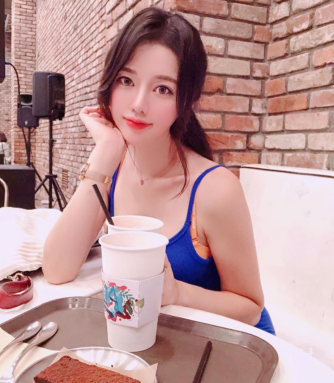 泡菜姊雪白豪乳外洩 逆天美腿讓網友戀愛感爆棚-第1章-图片3