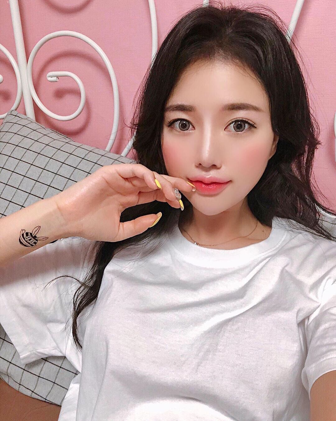 泡菜姊雪白豪乳外洩 逆天美腿讓網友戀愛感爆棚-第1章-图片17