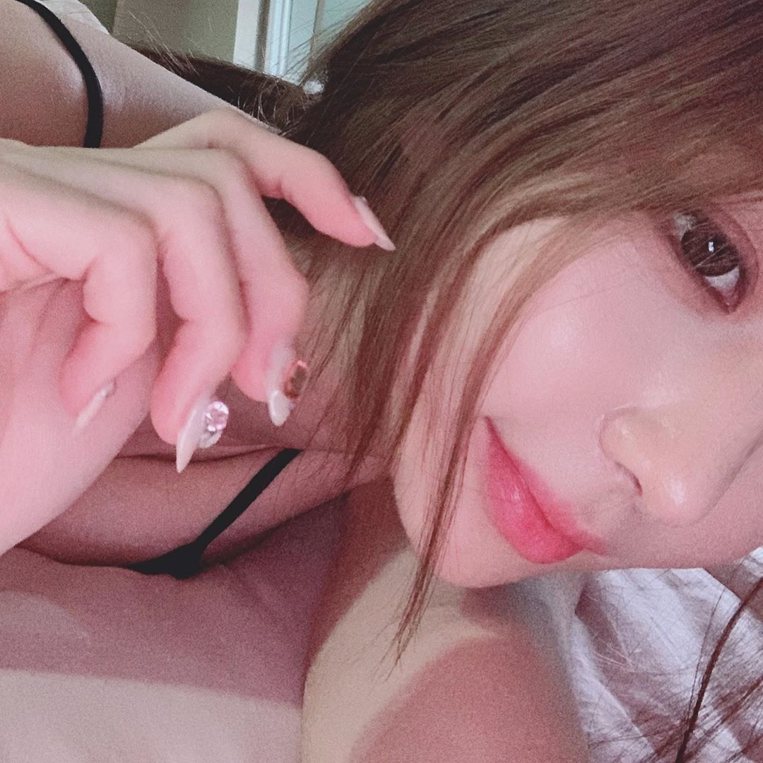 顯眼巨乳形狀上陣 包不住的雙峰大飽眼福人人愛-第1章-图片6