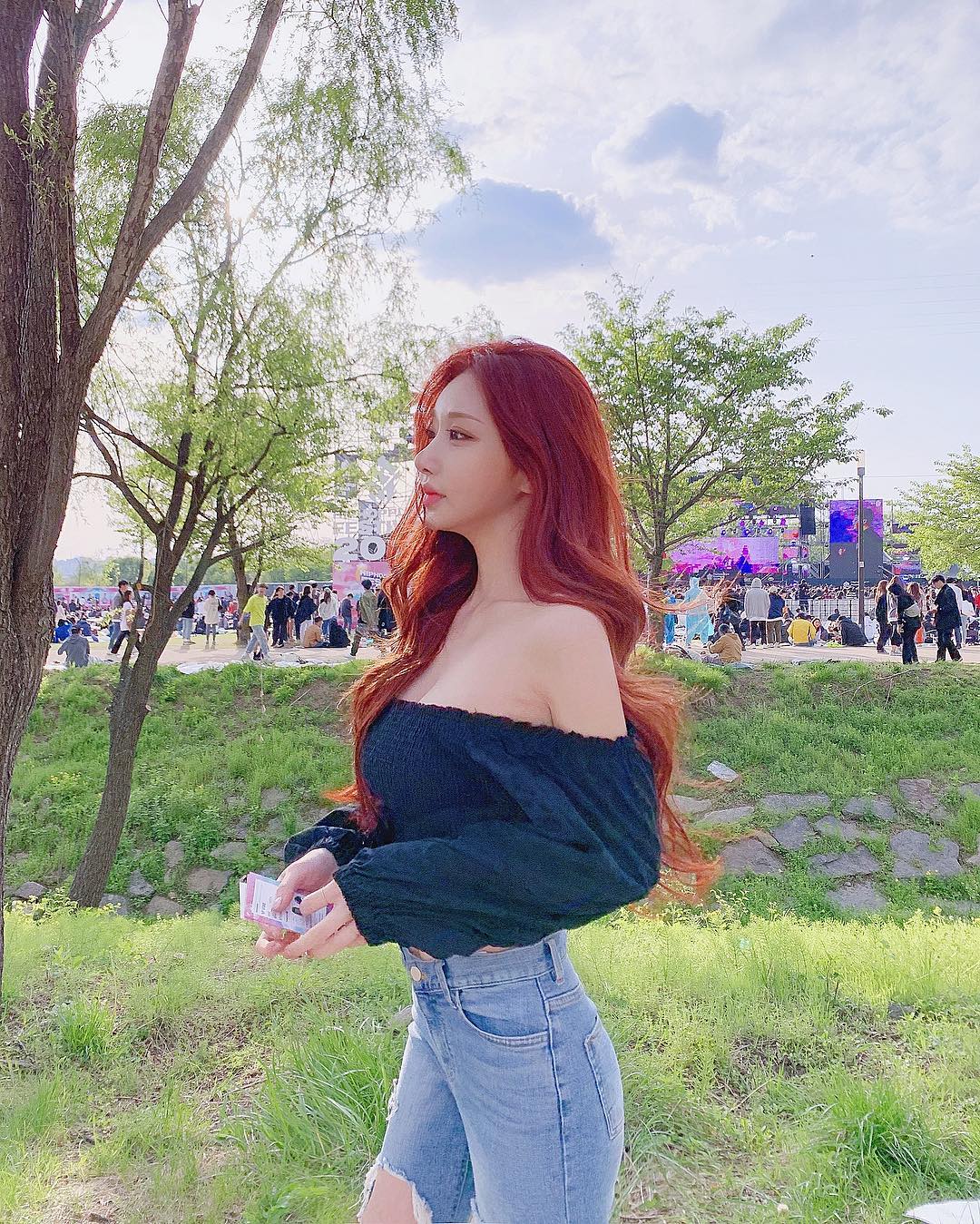 顯眼巨乳形狀上陣 包不住的雙峰大飽眼福人人愛-第1章-图片9