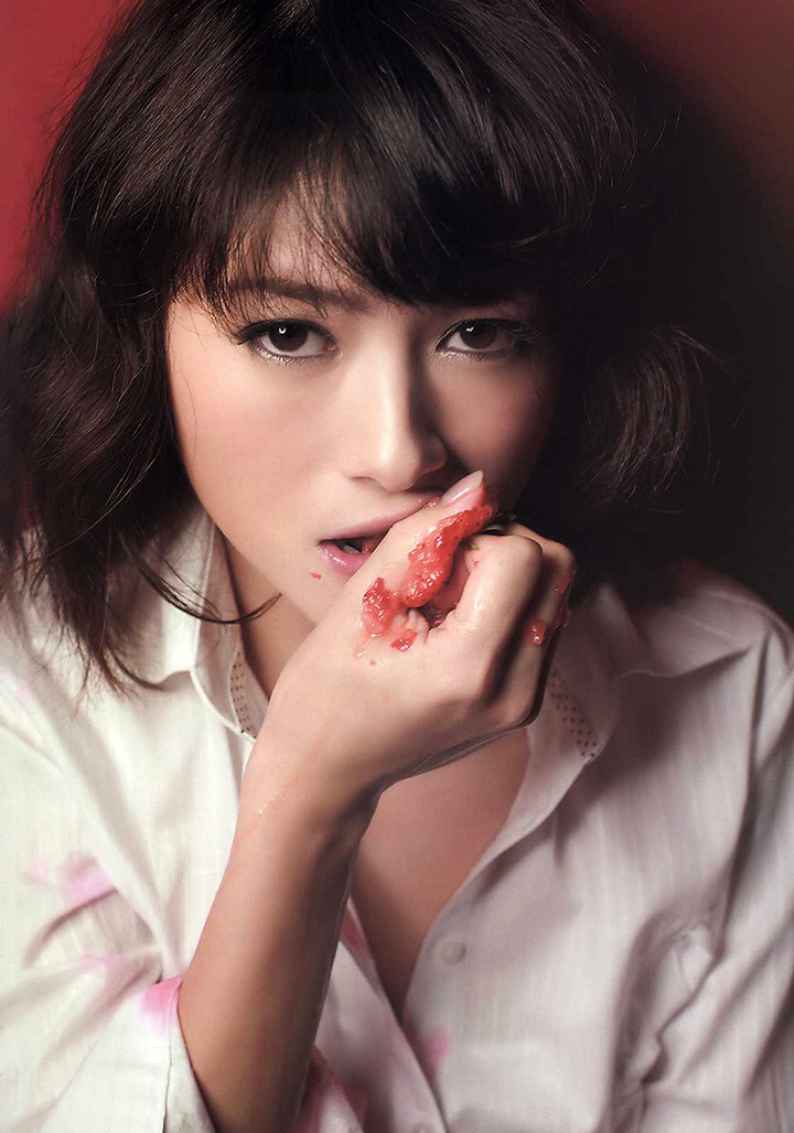 【寫真】真木陽子為收視再拍性感寫真重溫她過去半裸G奶極限誘惑 (35P)-第1章-图片23