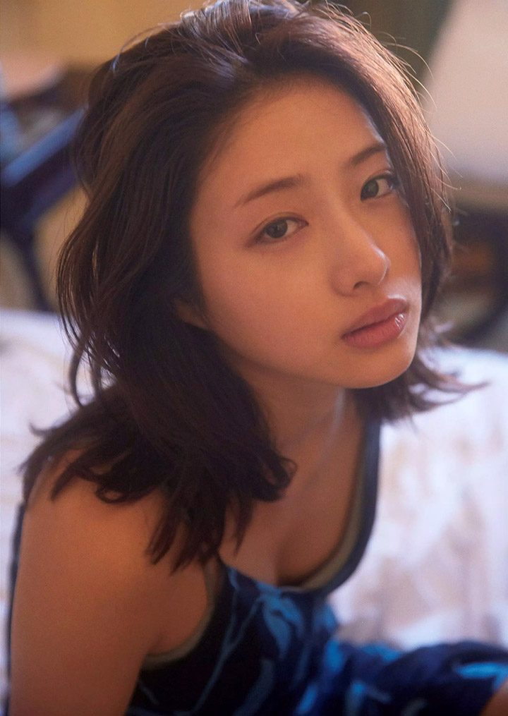 石原里美推出6年來首本寫真集古巴性感解放記念踏入30歲 (32P)-第1章-图片3