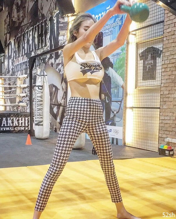 泰國爆乳長腿車模 Nunoeyna-第1章-图片14