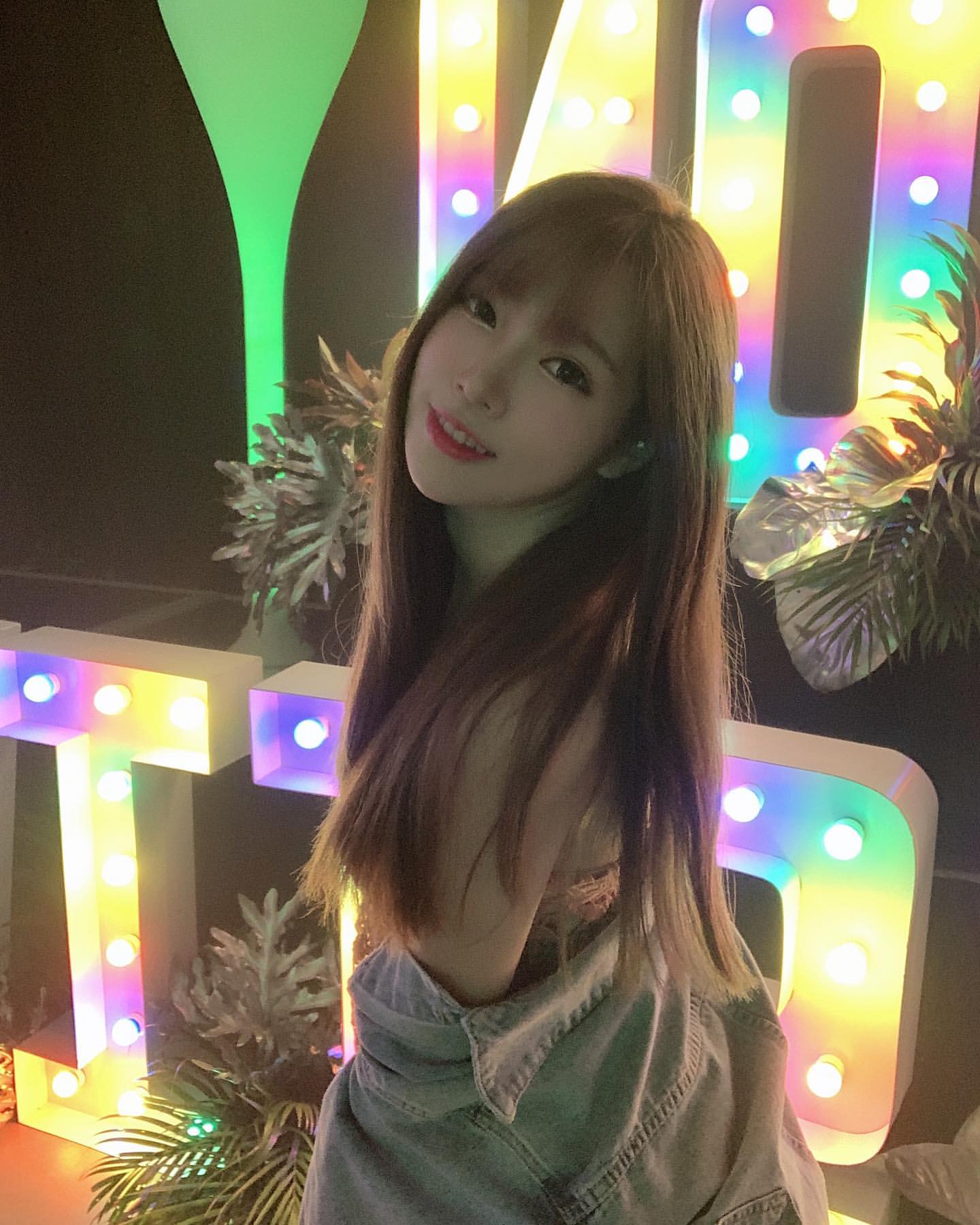 超甜尤物大眼惹人愛 S級身材讓人看傻眼 Dolly.C-第1章-图片2