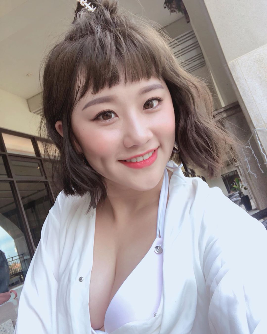 The face of the naive and innocent woman looks so innocent.-第1章-图片12