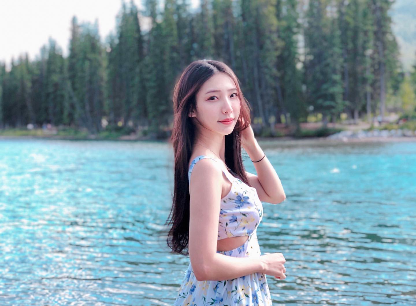 重機美女王晨飄 短裙美腿超吸睛 一路上看到都有精神了-第1章-图片18