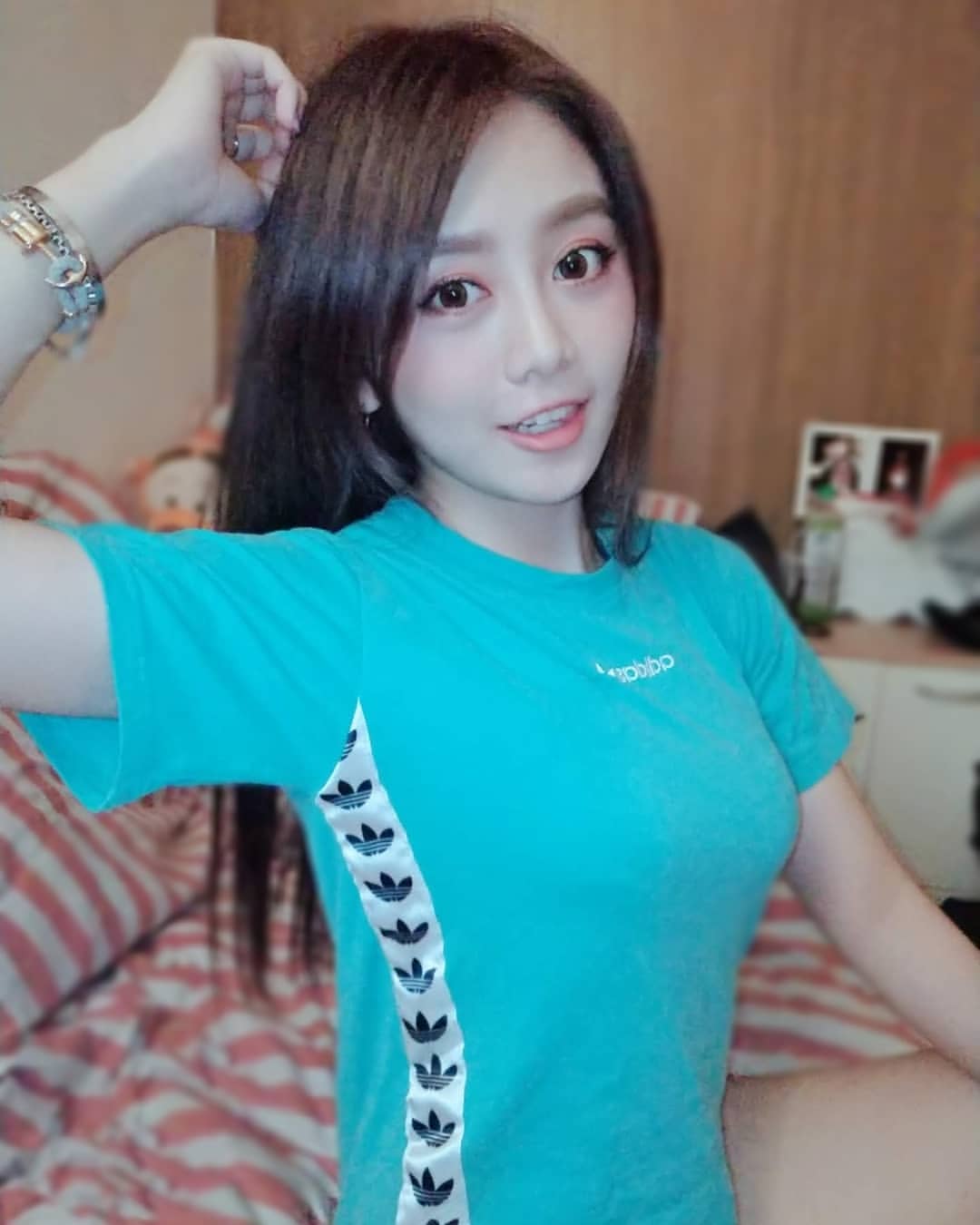 Tanya 若潼 白皙雪乳豪放尺度大開 鄉民狂推求門!-第1章-图片7