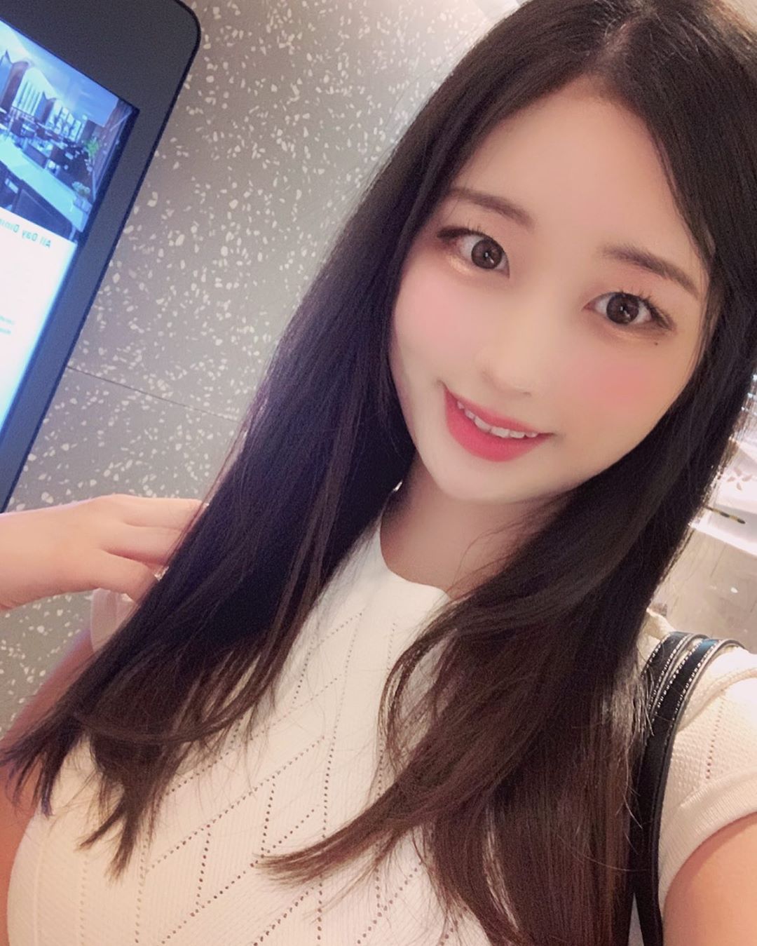 笑容超甜大眼美女 微微一笑戀愛感爆棚好喜歡-第1章-图片4