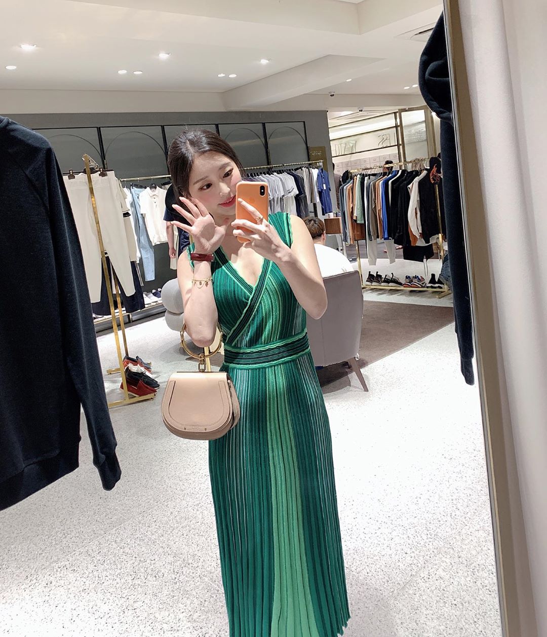 笑容超甜大眼美女 微微一笑戀愛感爆棚好喜歡-第1章-图片14