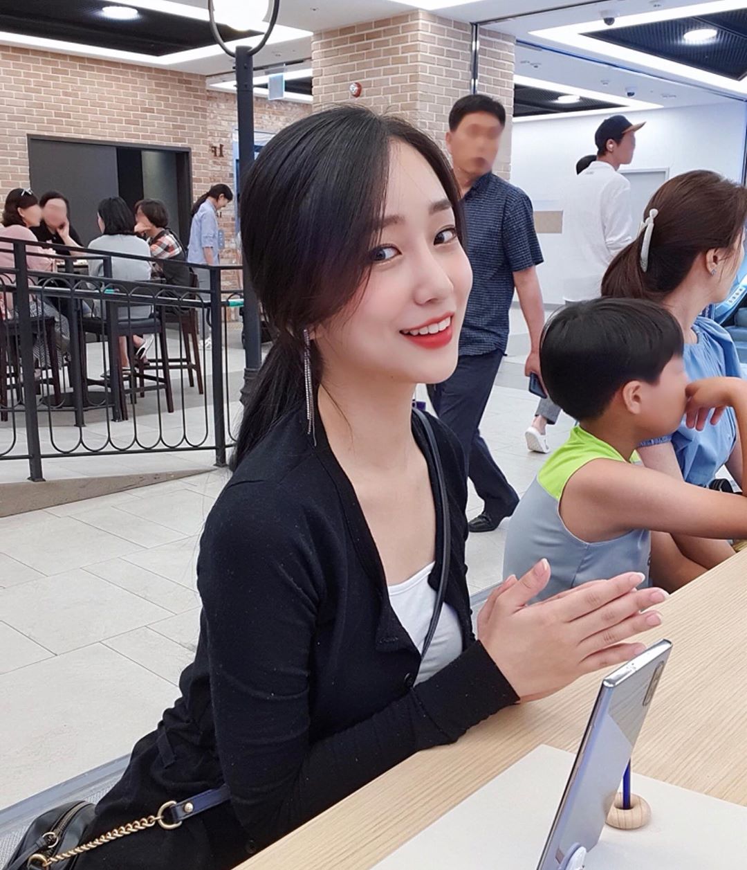 韓國甜姊兒獨領風騷 超殺電眼看了好酥麻-第1章-图片3