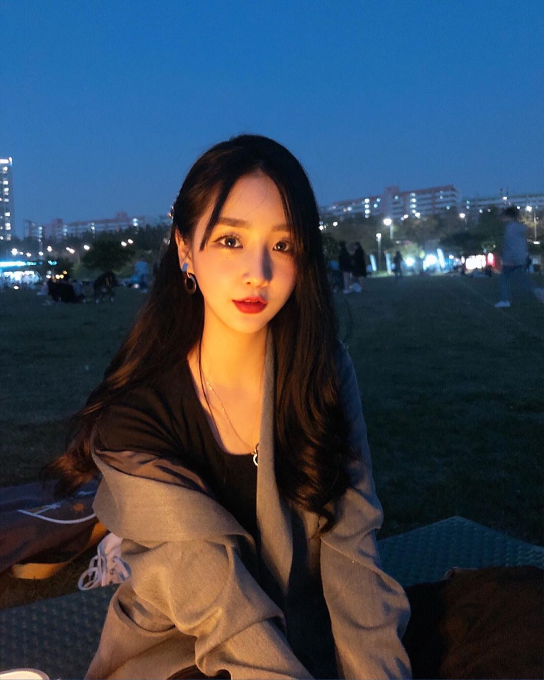 韓國甜姊兒獨領風騷 超殺電眼看了好酥麻-第1章-图片2